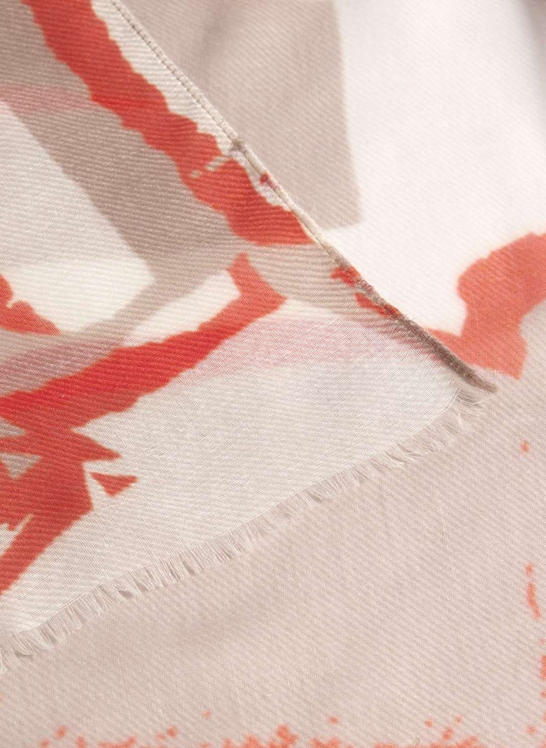 Шарф Tuch als modisches Accessoire für lebendige Akzente