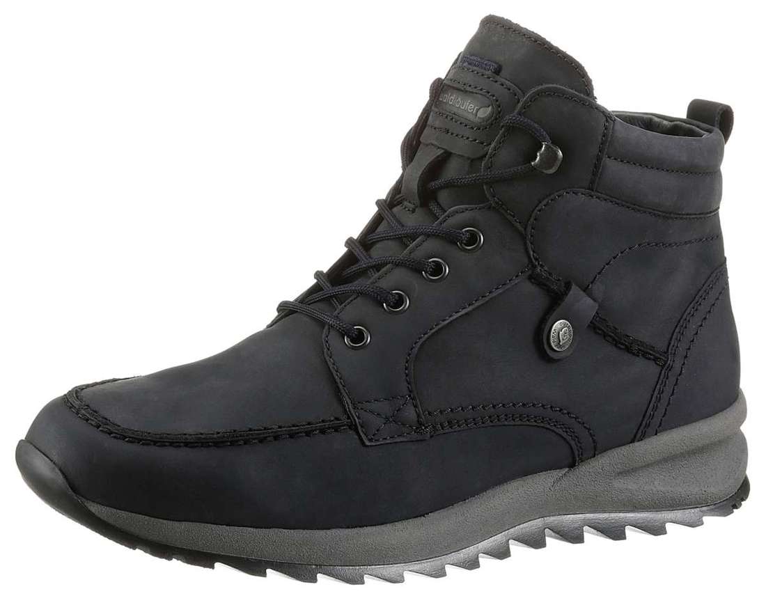 Зимние ботинки на подкладке из овчины. HELLE