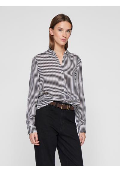 Cloud Dancer Stripes:Navy Blazer