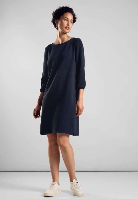 глубокий синий