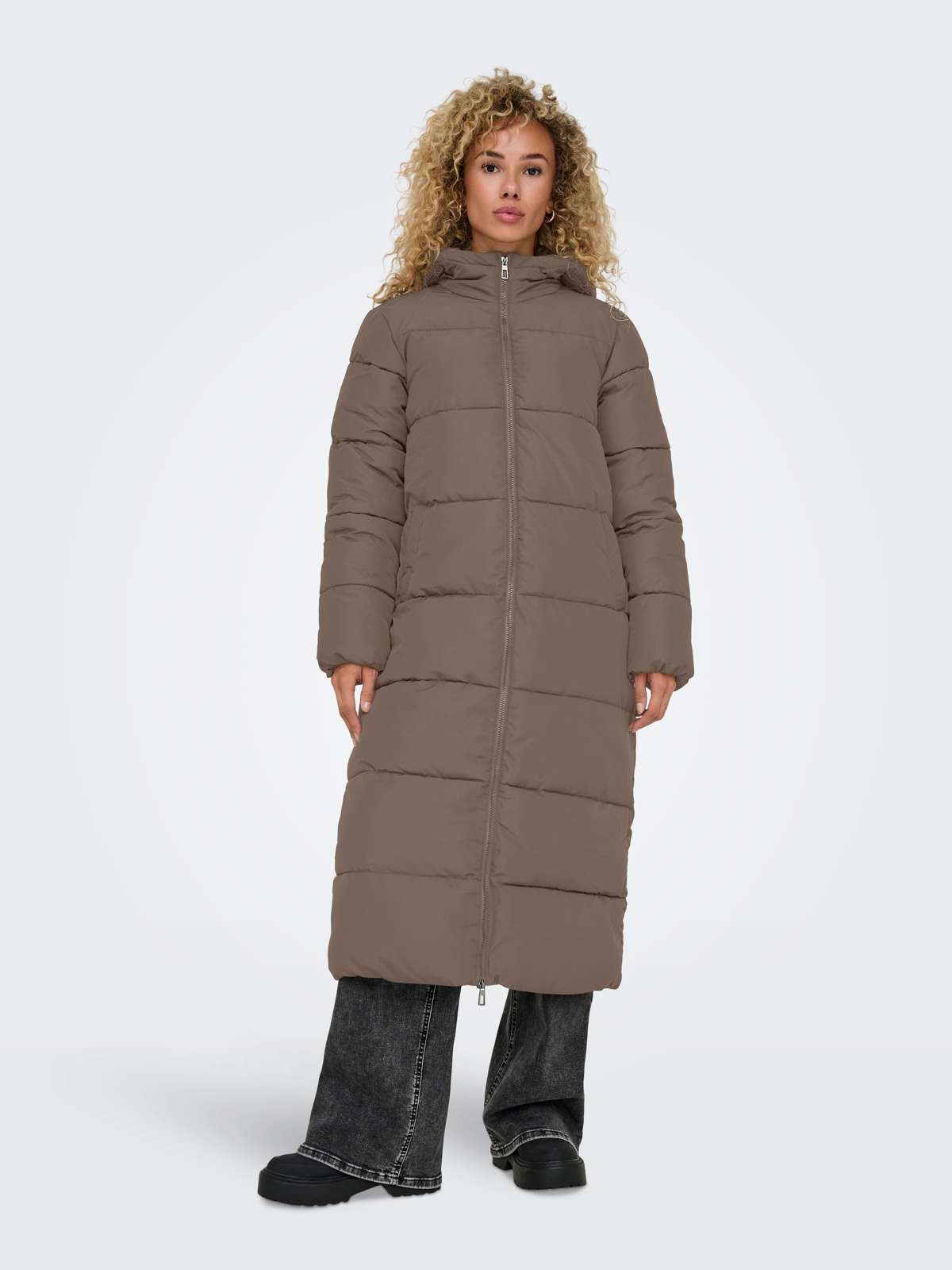 стеганое пальто ONLMAGGI LIFE X-LONG PUFFER COAT CC OTW