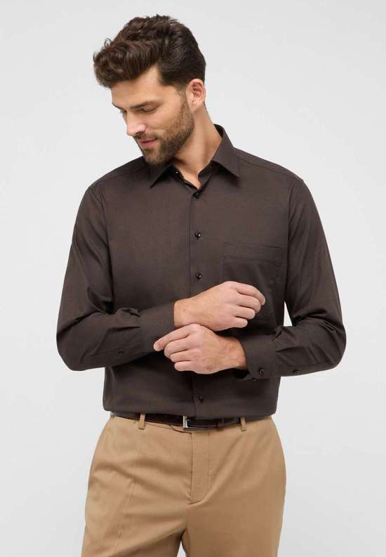 темно-коричневый