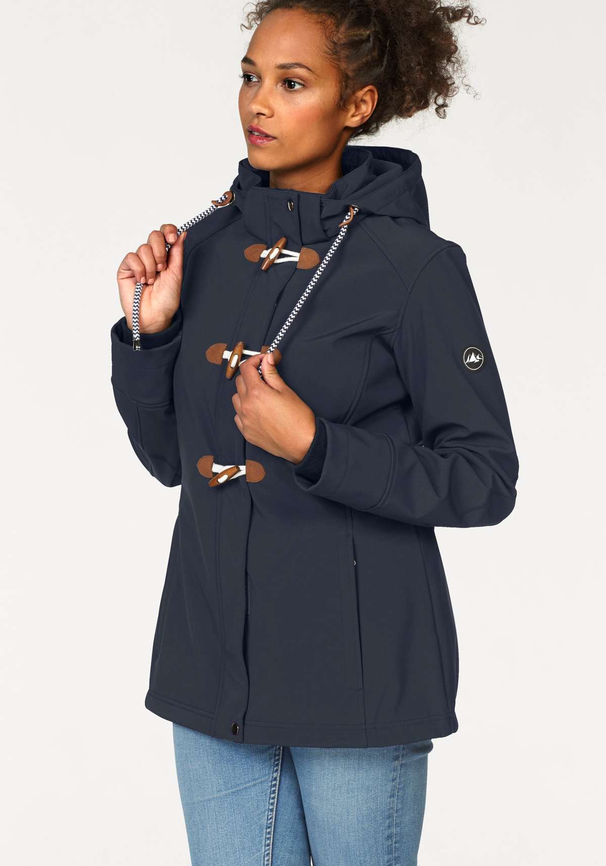 Куртка Softshell, с капюшоном, водяной столб 3000 мм: ветронепроницаемая, водоотталкивающая, дышащая.