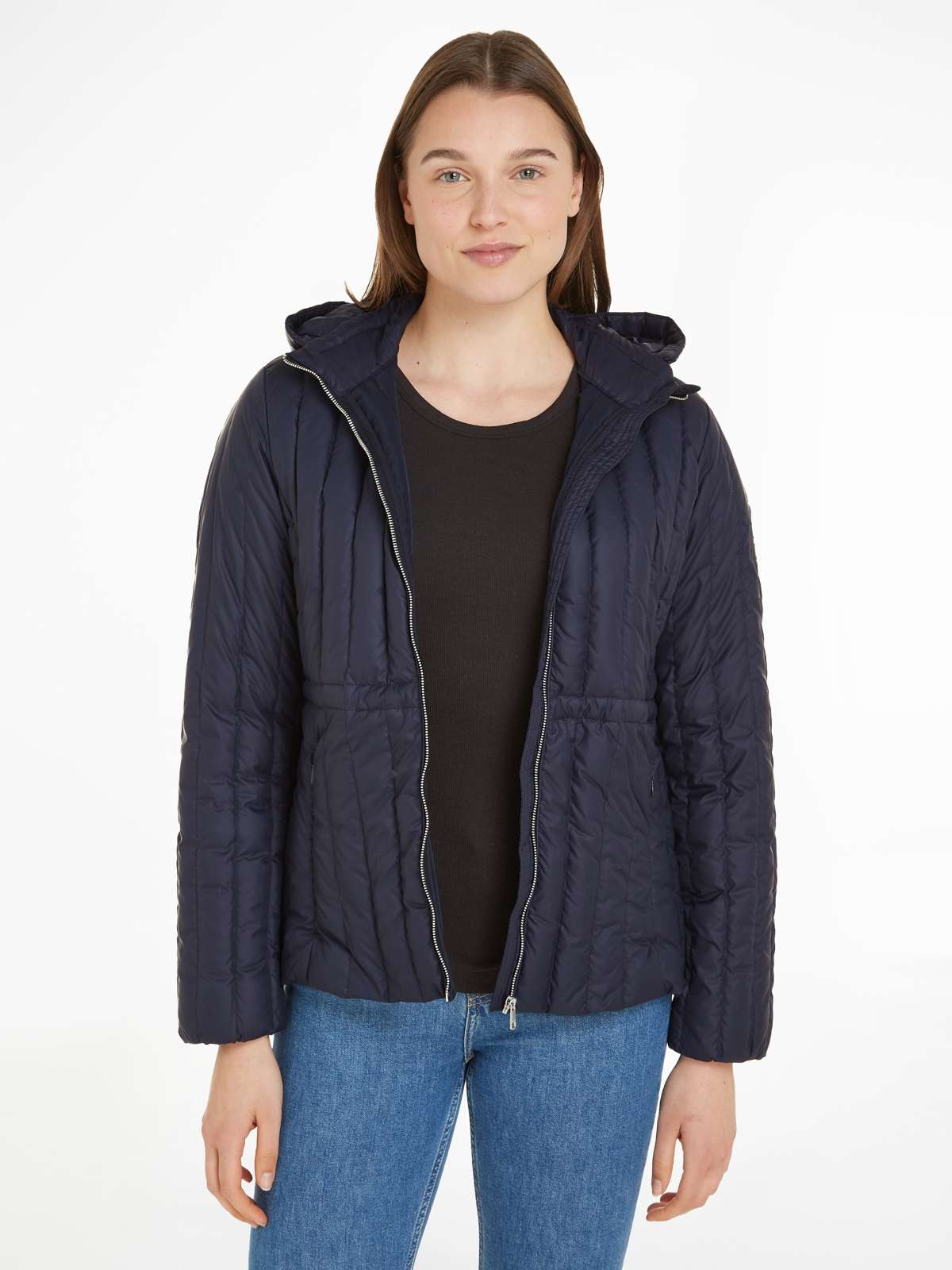 Пуховик с капюшоном с вышитым логотипом »FEMININE LW DOWN JACKET«