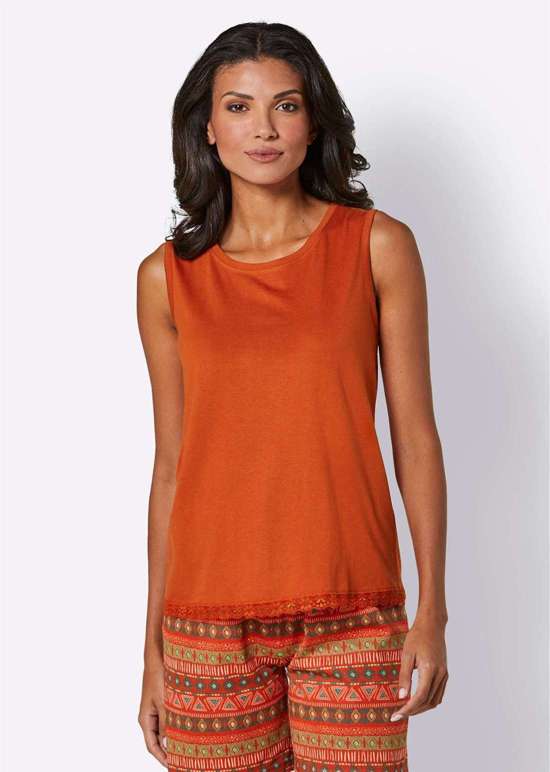 красный ржавый 