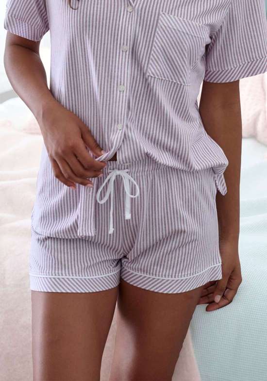 бордовый в полоску