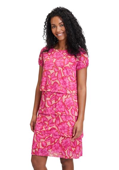 Летнее платье Stufenkleid mit Flügelärmeln