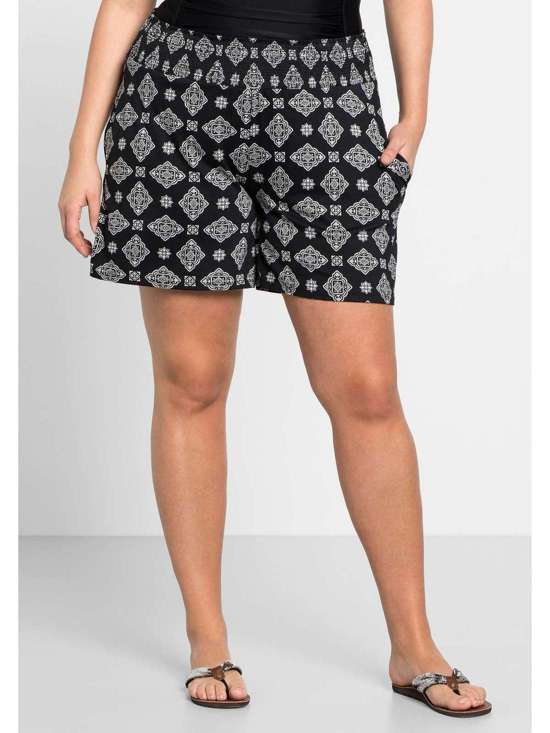 Шорты с присборенным поясом и двумя карманами. Große Größen