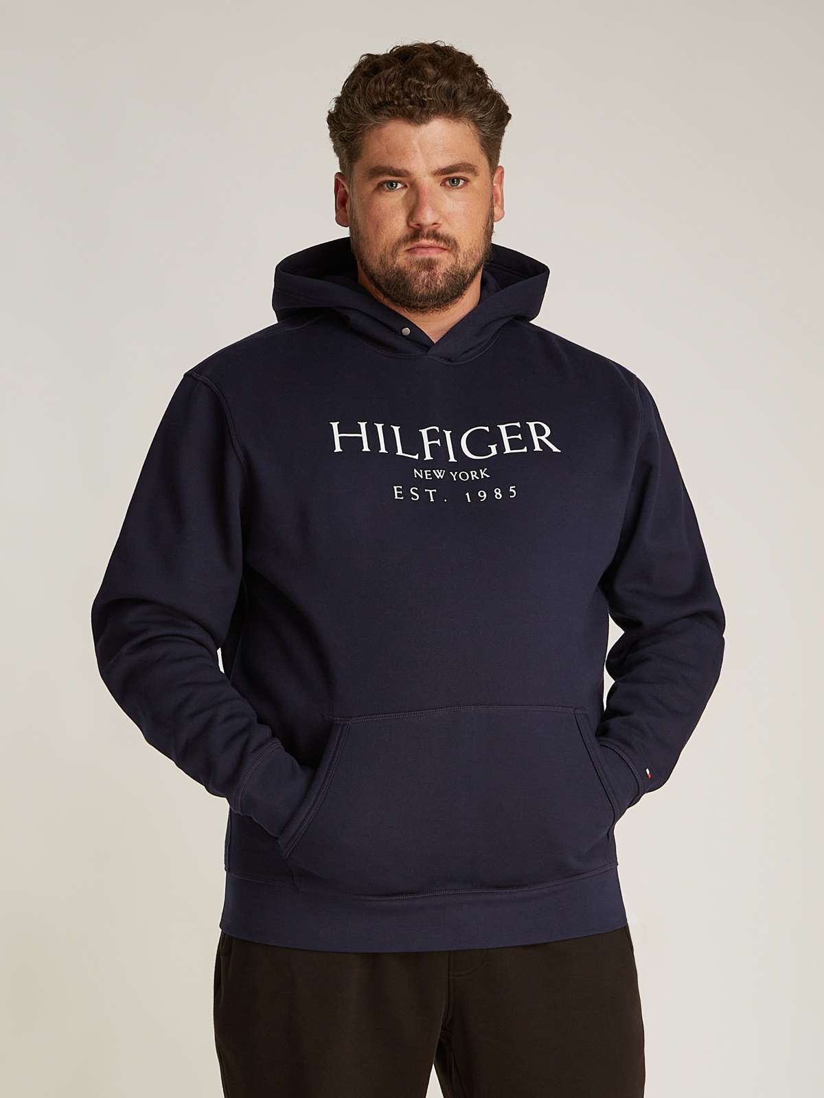 Худи больших размеров с вышивкой логотипа на рукаве.»BT-BIG HILFIGER HOODY-B«