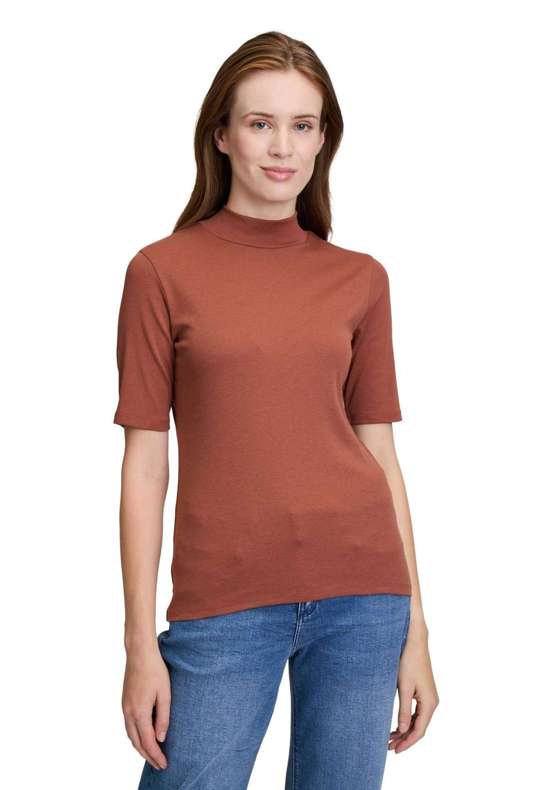 коричневый