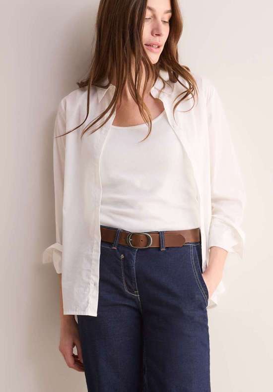 коричневый