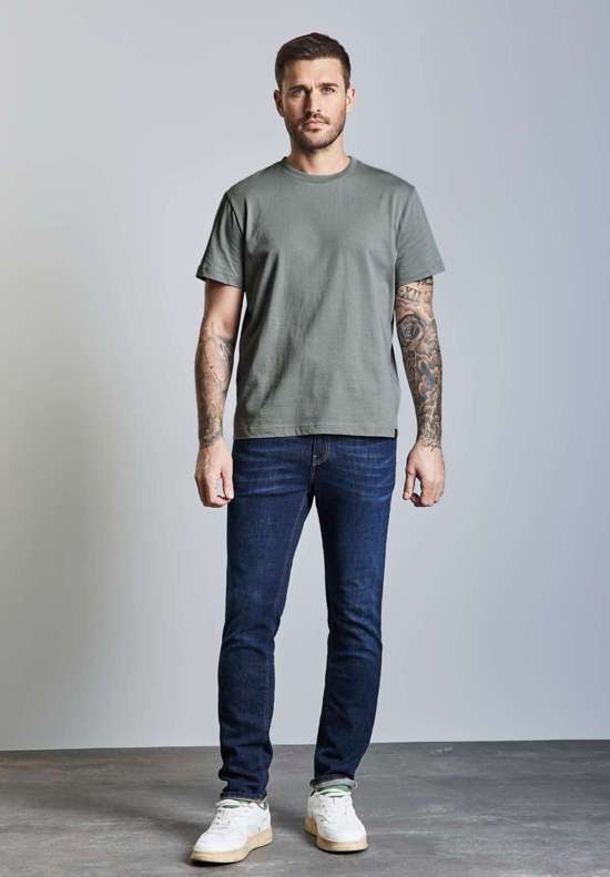 серебристый зеленый