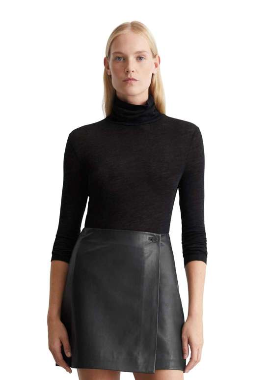 темно-серый