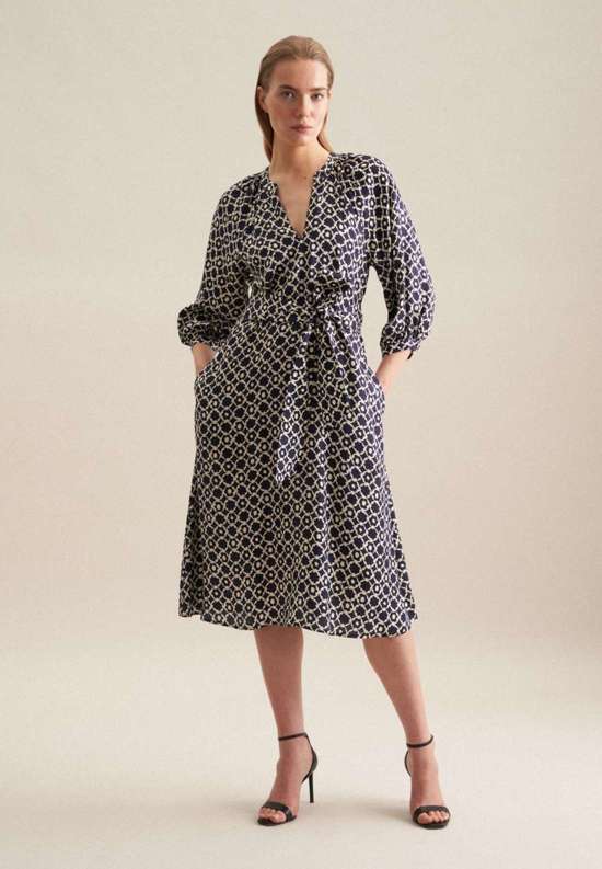 темно-синий