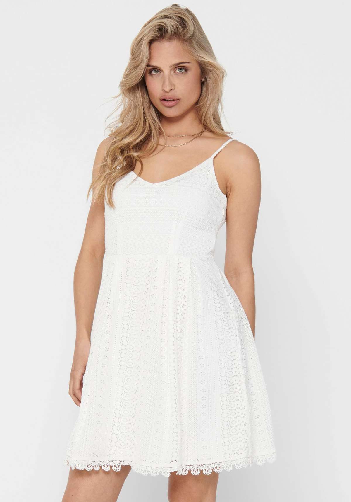 Платье на бретелях с кружевной отделкой »ONLHELENA LACE S/L SHORT DRESS WVN«