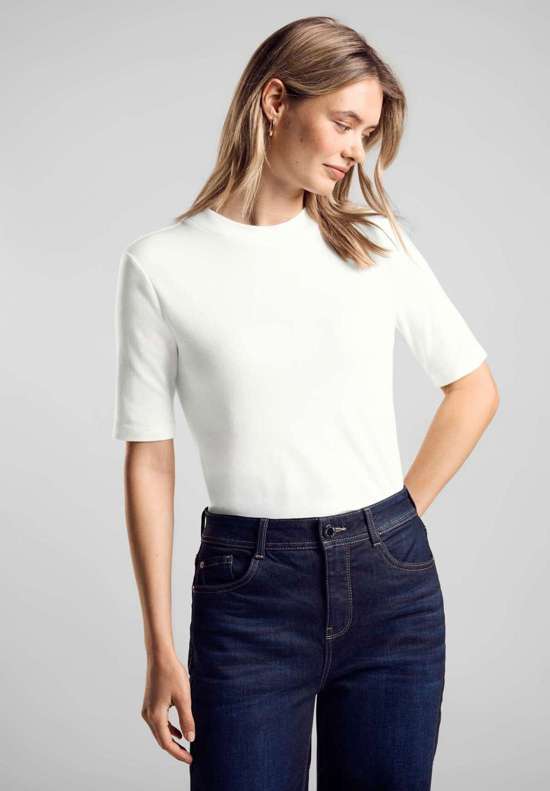 грязно-белый