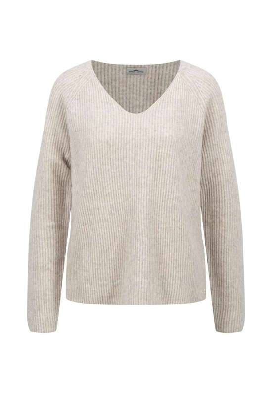 Вязаный свитер с привлекательным V-образным вырезом.