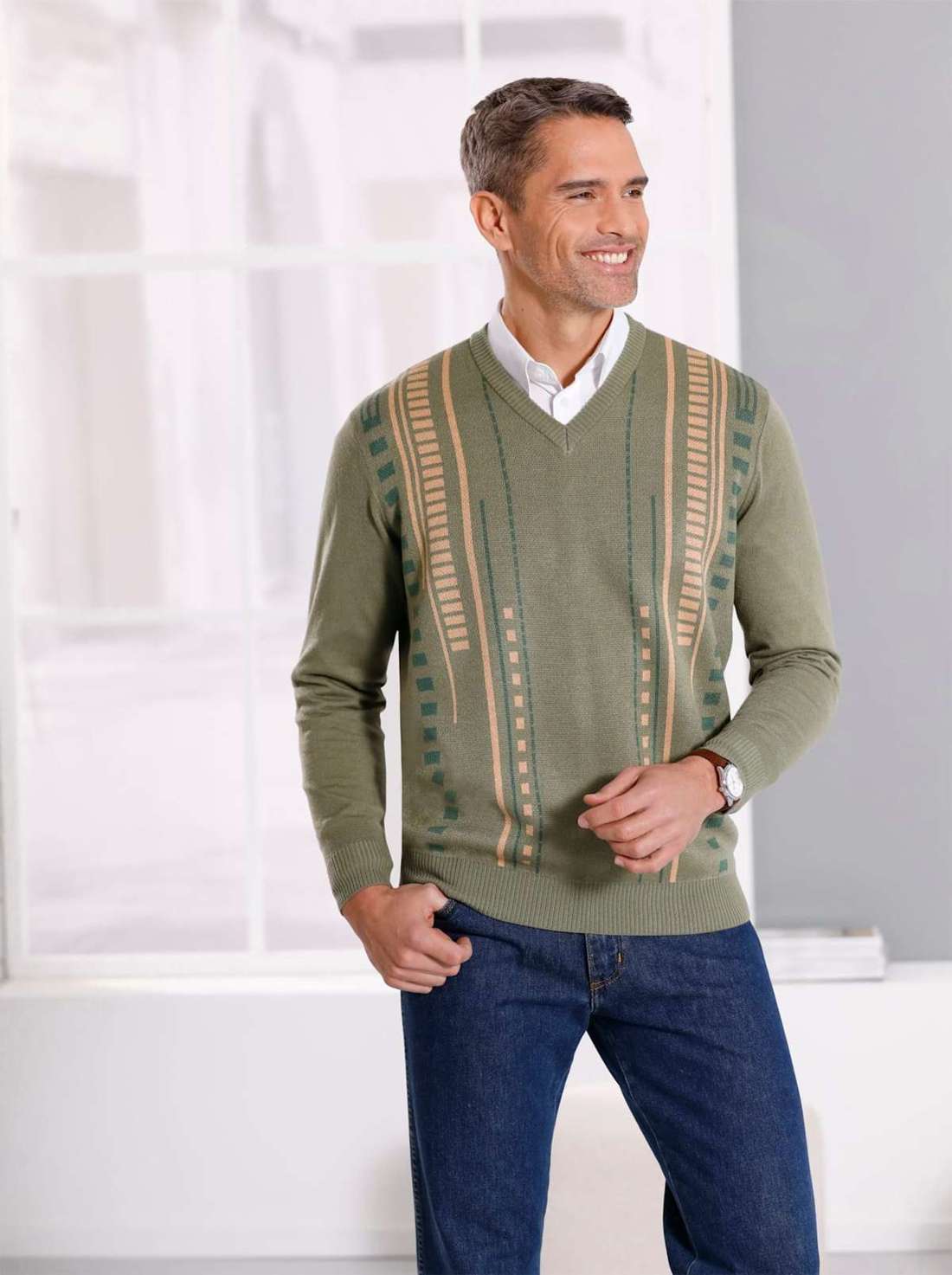 свитер с V-образным вырезом Pullover