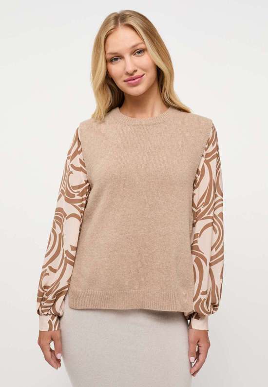 коричневый