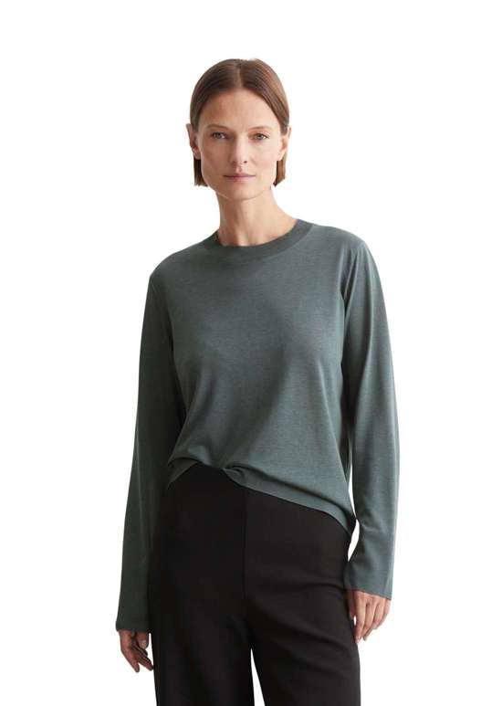 темно-зеленый