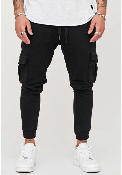 Тренировочные брюки с практичными карманами-карго.