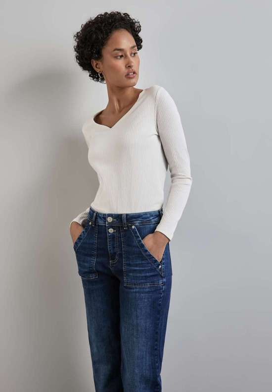 грязно-белый