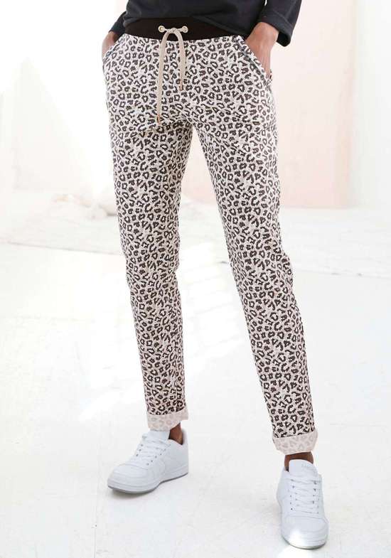 бежево-чёрный