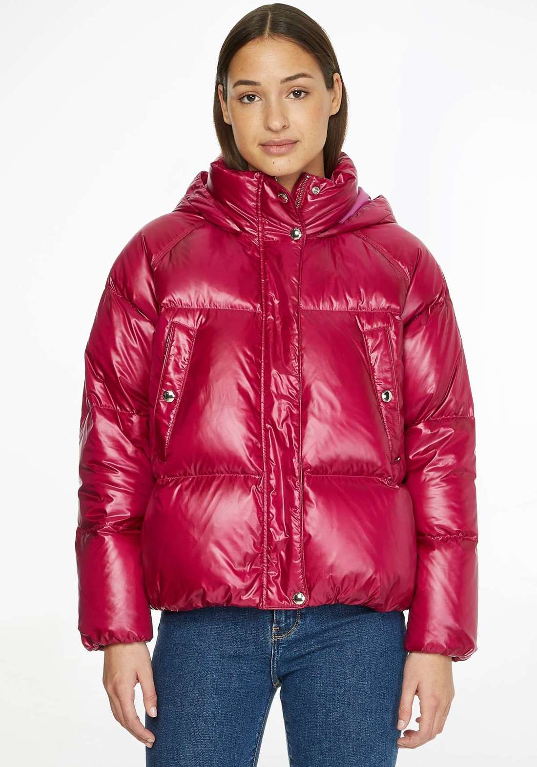 Стеганая куртка с капюшоном и воротником стойкой. POP COLOUR DOWN JACKET