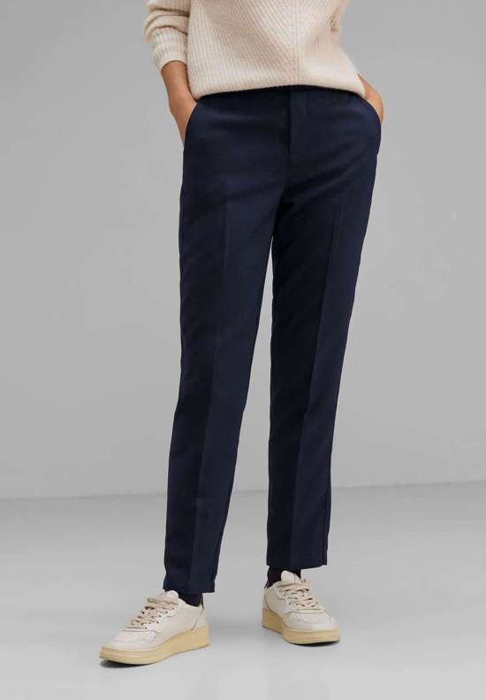 глубокий синий