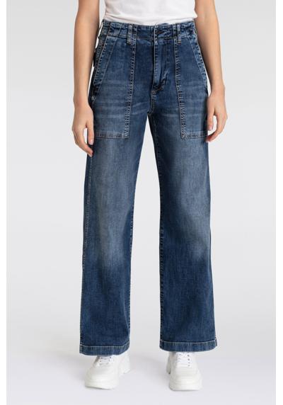 Джинсы с пятью карманами и большими накладными карманами. Fatique Women Wide Recycled Light Denim