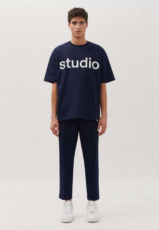 темно-синий