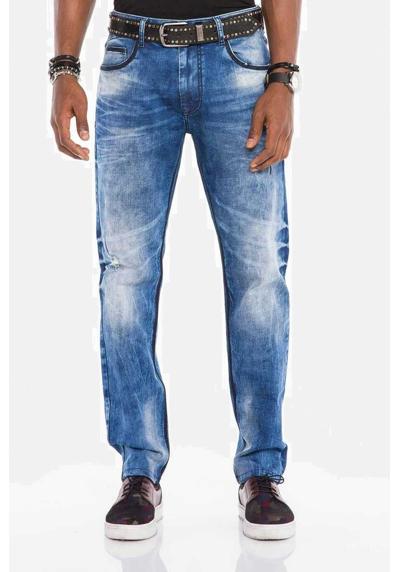 Джинсы с пятью карманами и классной контрастной строчкой. Jeans