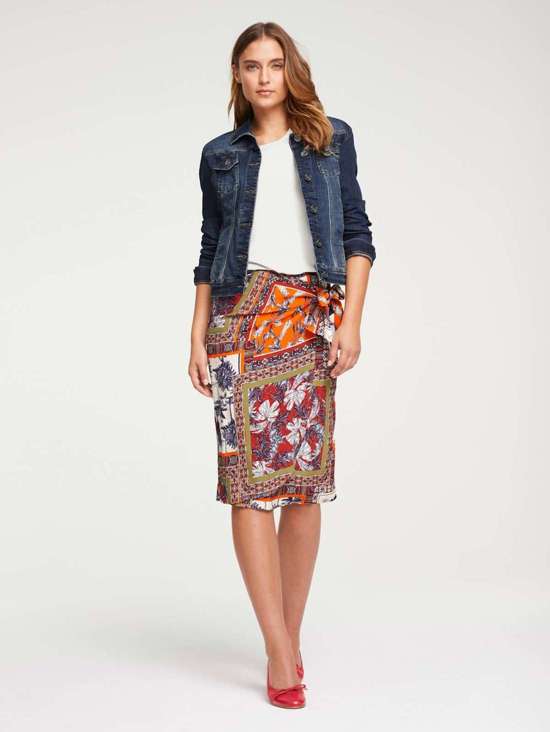 темный потертый