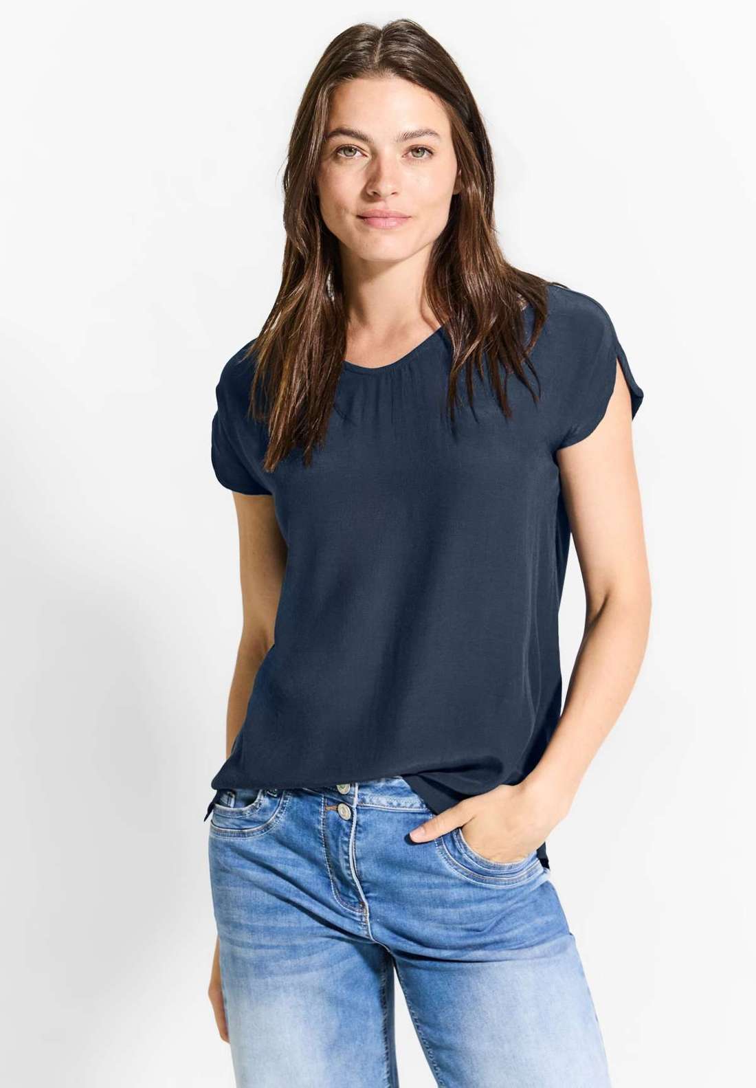 Блузка с короткими рукавами и V-образным вырезом