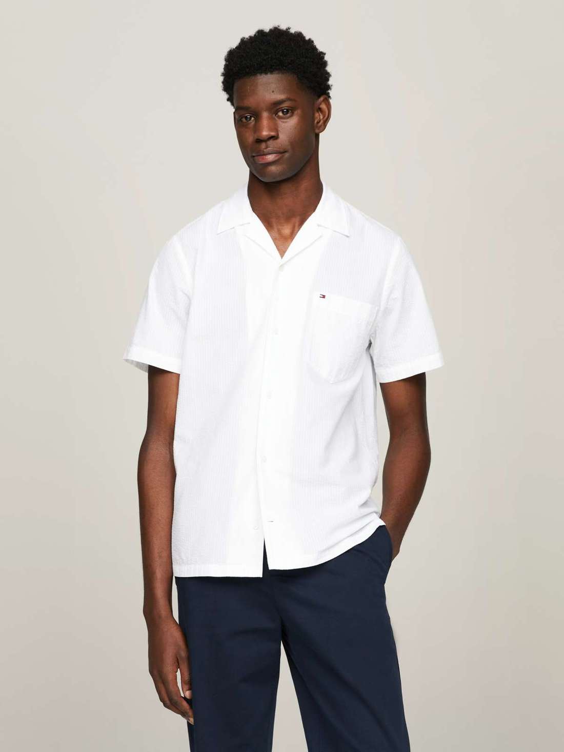 Рубашка с короткими рукавами и структурой SEERSUCKER SOLID SHIRT