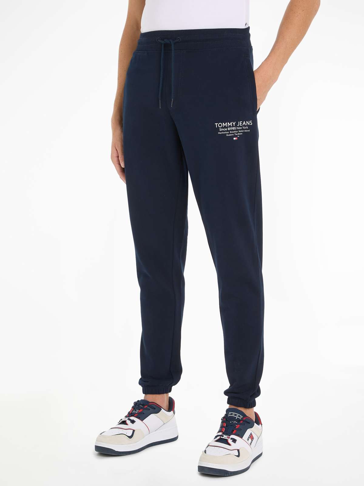 Спортивные брюки с логотипом на штанине. TJM SLIM ENTRY GRAPHIC SWEATPANT