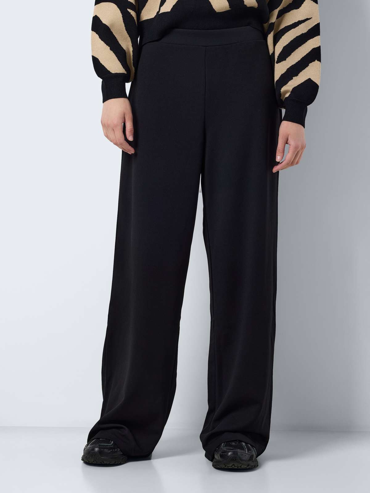 Костюмные брюки »NMBOB HW ELASTIC WIDE PANT JRS NOOS«