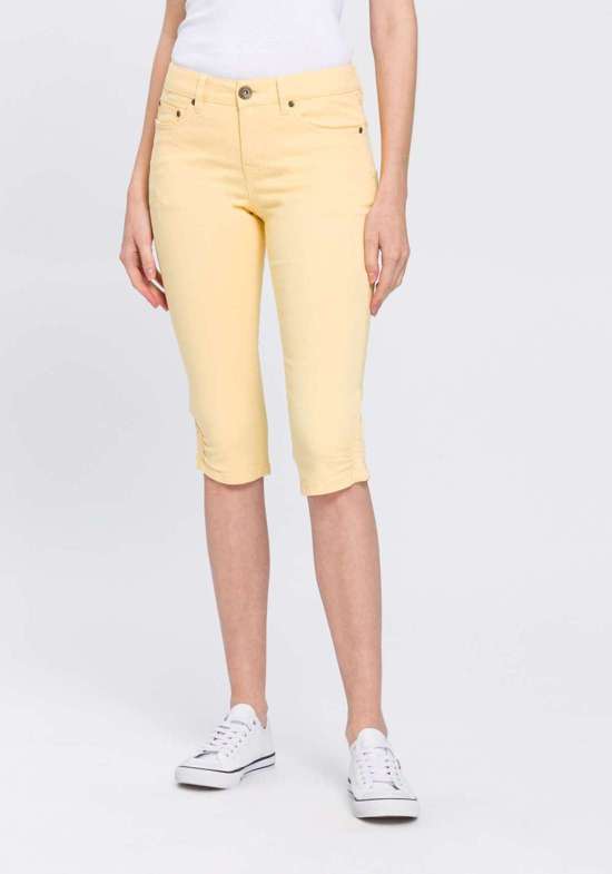 пастельно-желтый