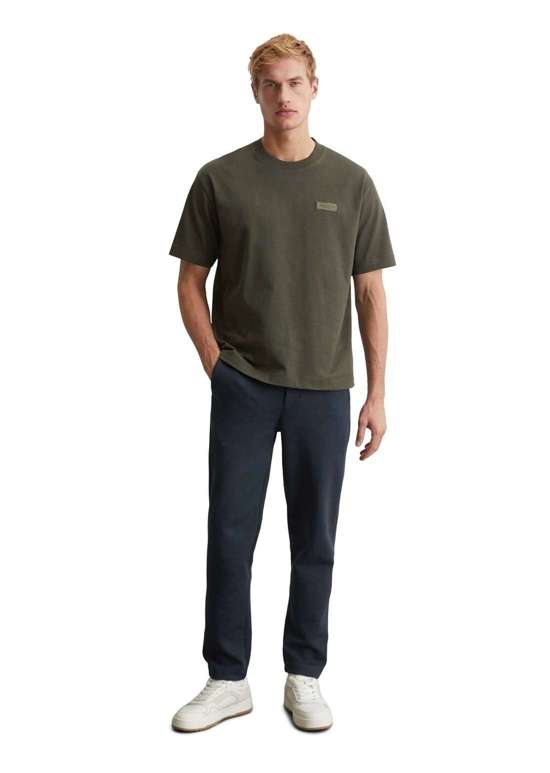 темно-зеленый