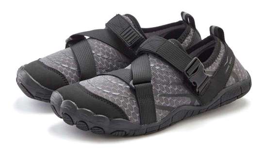 темно-серый