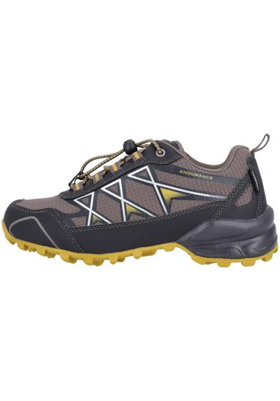 Обувь для ходьбы с водонепроницаемой функциональной мембраной.