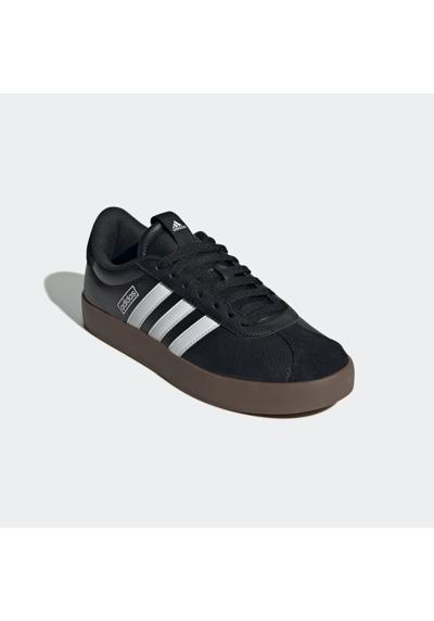Core Black / Cloud White / Gum5