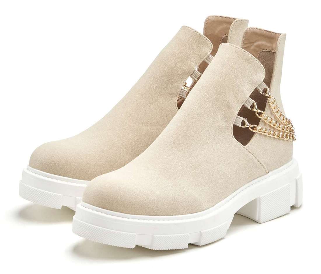 Ботинки челси с модной цепочкой.