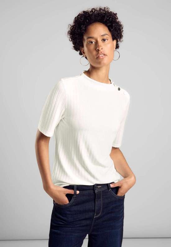 грязно-белый