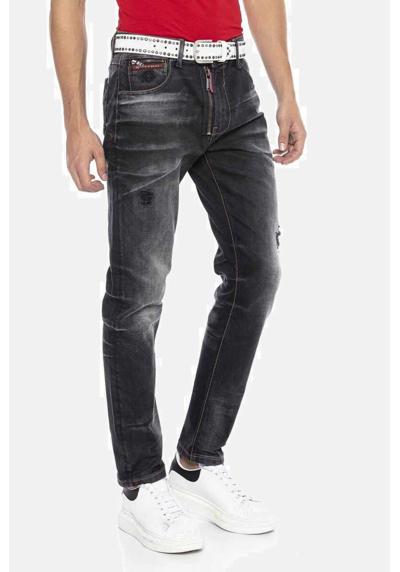 Джинсы с пятью карманами в модном стиле. Jeans
