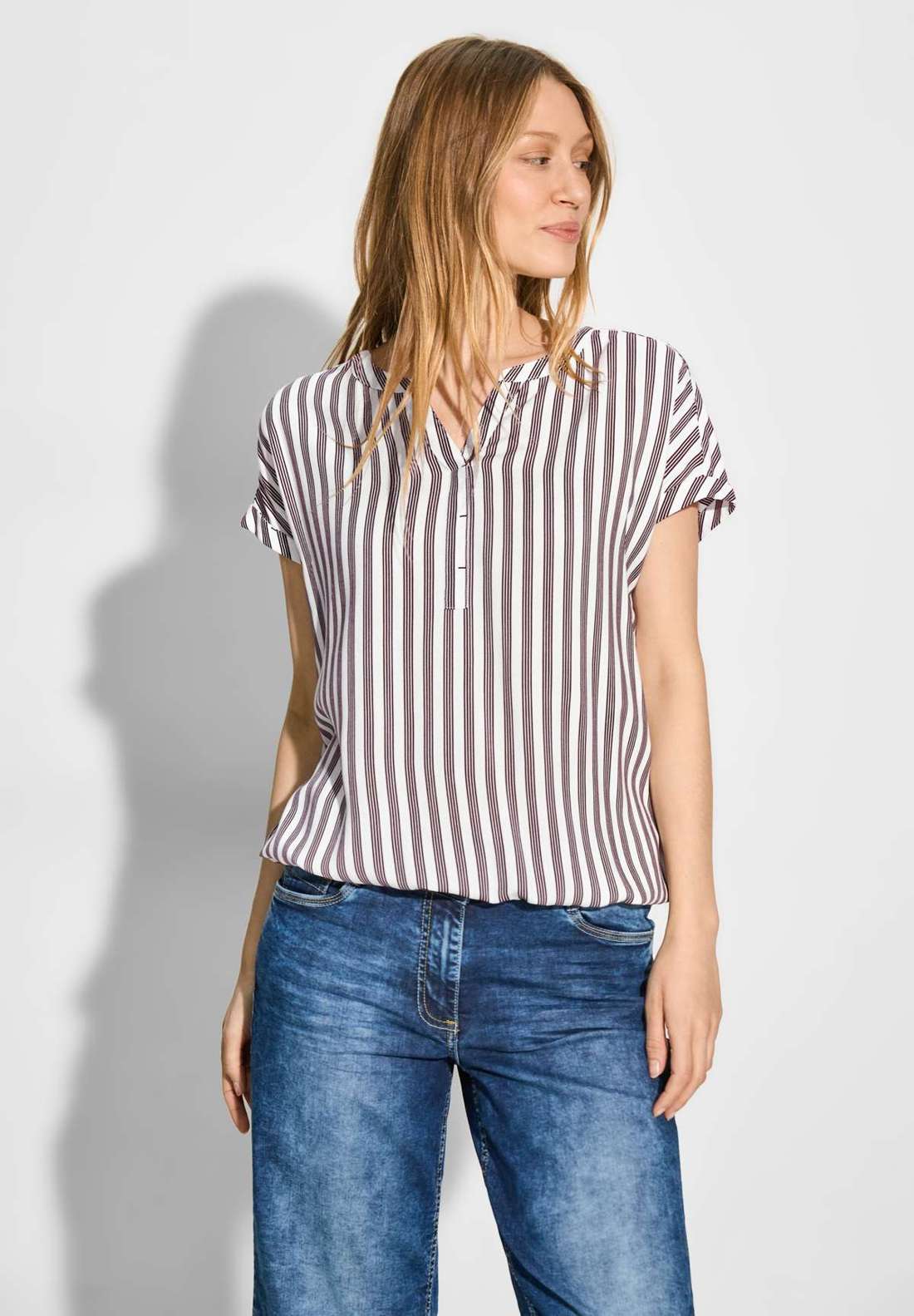 Блузка с короткими рукавами