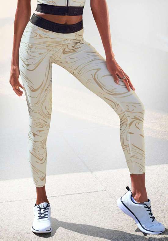 белый, серебристый