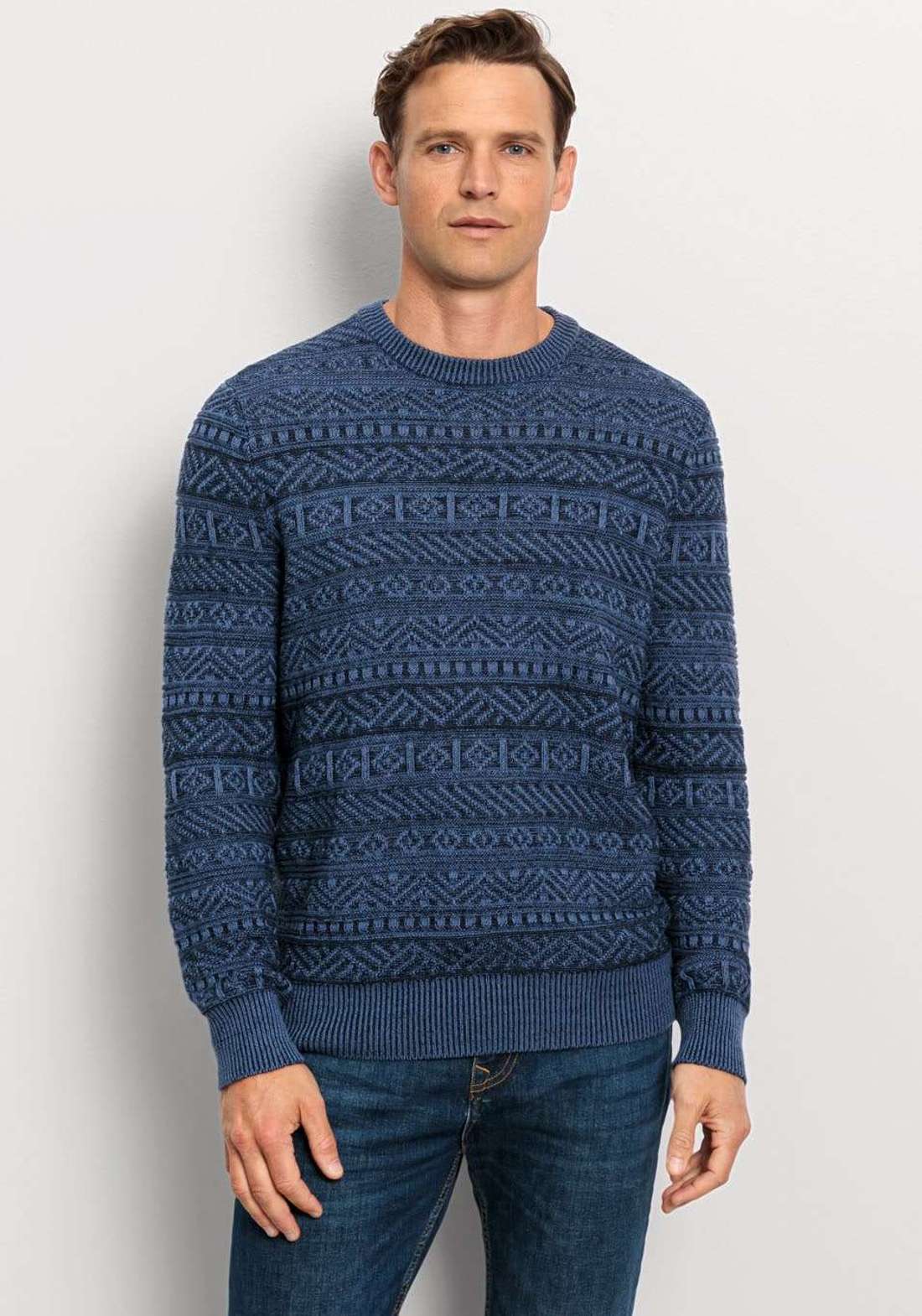 Свитер с круглым вырезом модной структуры. Strick Casual