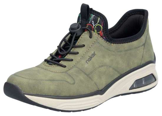 кроссовки на шнуровке