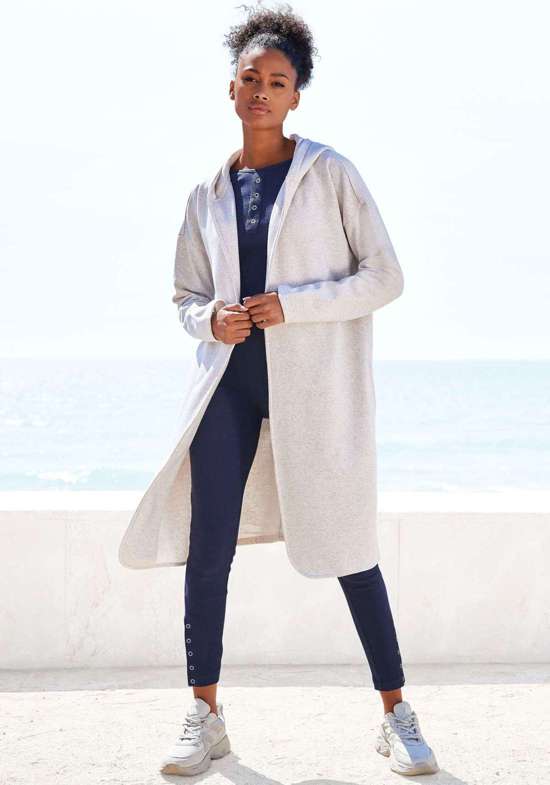 светло-бежевый